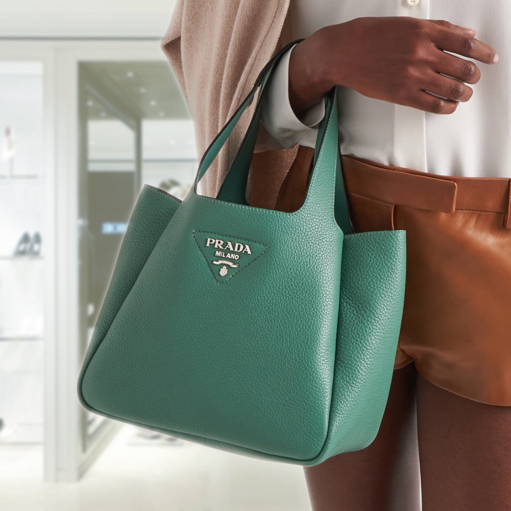 半額 50％OFFの通販 PRADA レザートートバッグ、保証書レシート付き（PRADA グレー バッグ